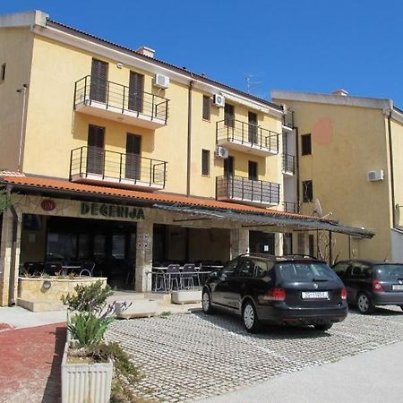 Apartments And Rooms Degenija Starigrad Paklenica Esterno foto